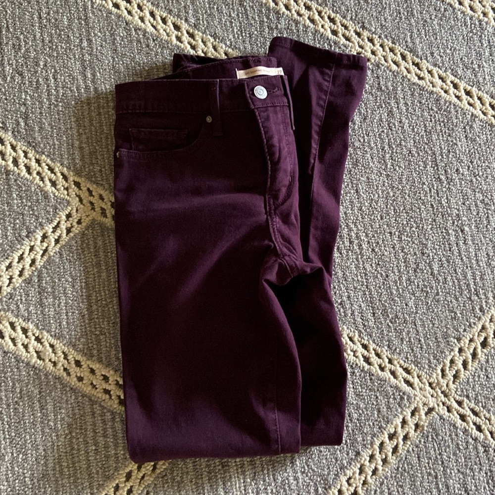 Levi’s 311 Shaping Skinny Jean